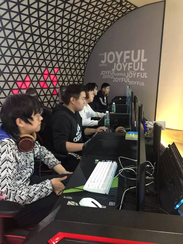 他不仅在国 他不仅在国